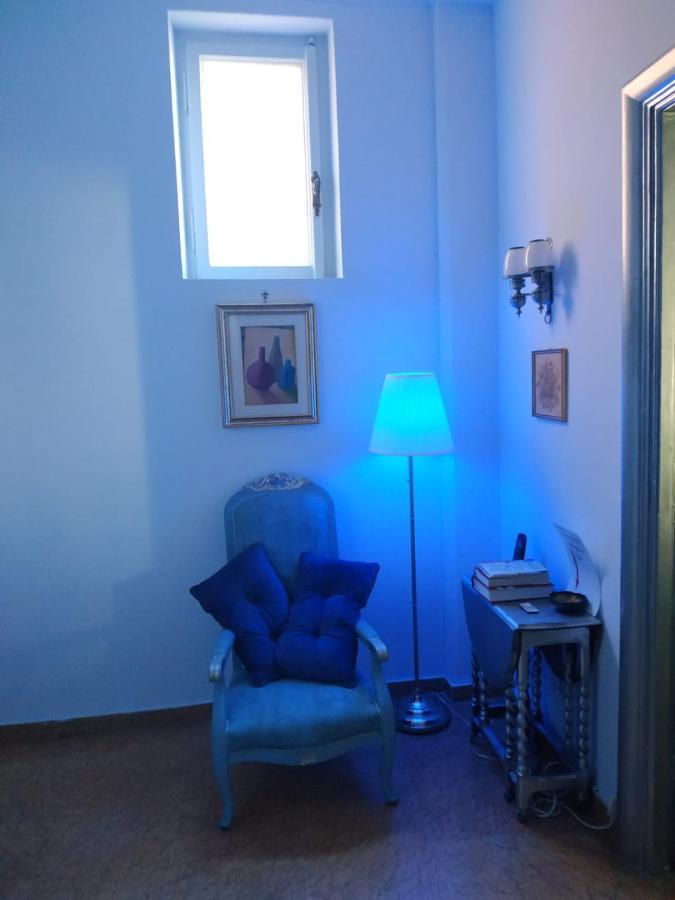 Around The Corner Colosseo B&B Roma Ngoại thất bức ảnh